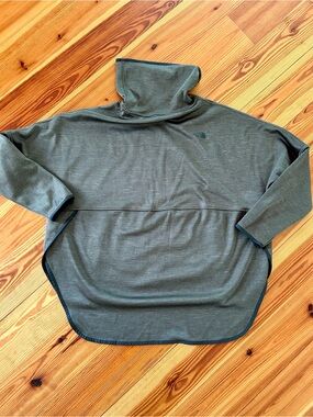 The North Face Women’s pull over sweatshirt